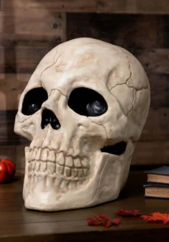 18.5 Inch Giant Skull Decoration