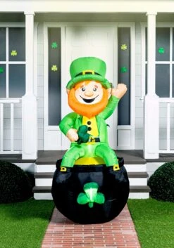 5FT Tall Sitting Leprechaun Inflatable Decoration -Halloween Decoration Store 5ft tall large sitting leprechaun inflatable decor alt 3