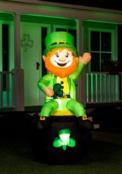 5FT Tall Sitting Leprechaun Inflatable Decoration -Halloween Decoration Store 5ft tall large sitting leprechaun inflatable decor alt 4