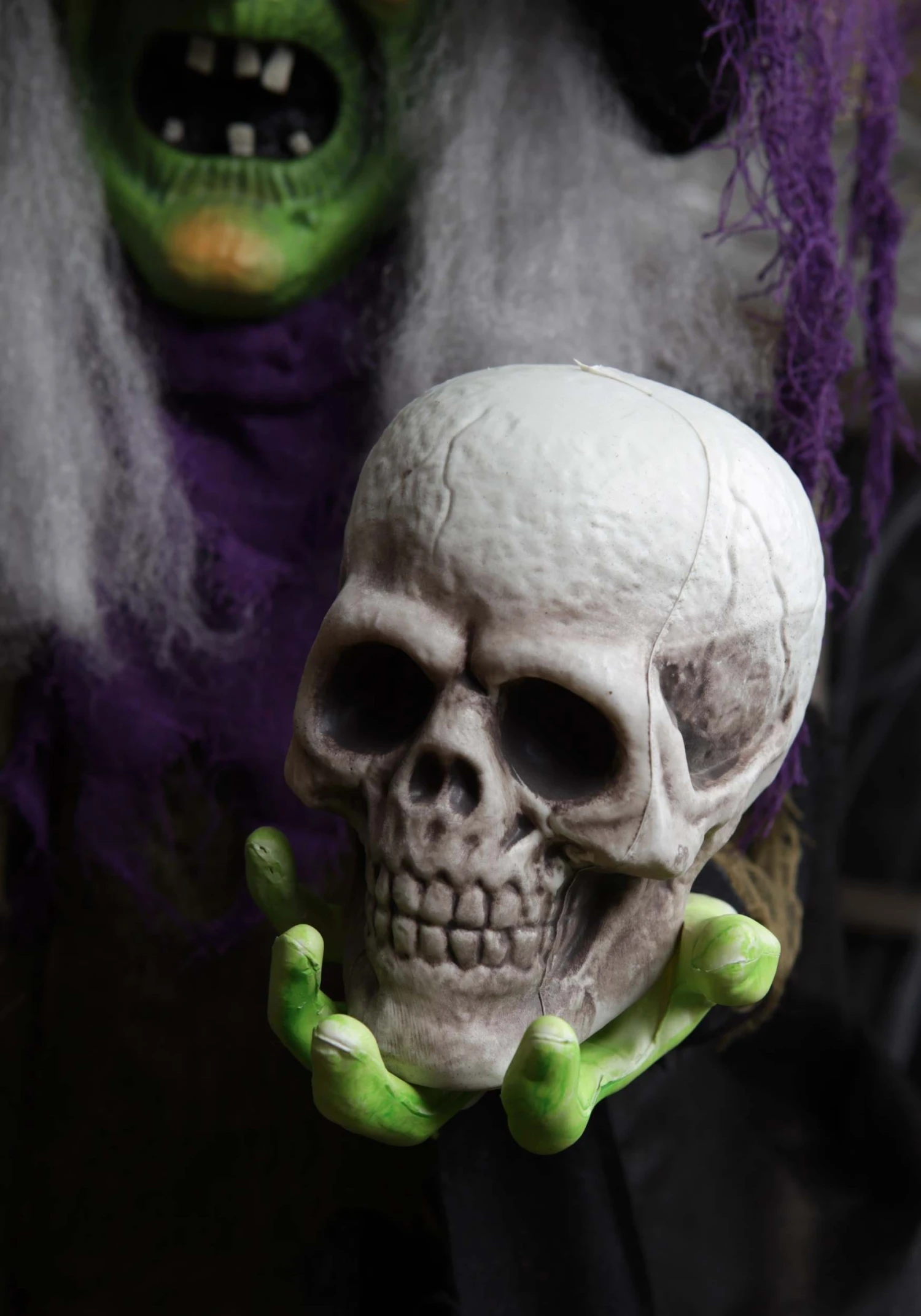 6FT Hanging Witch Animatronic Halloween Decoration 4 6FT Hanging Witch Animatronic Halloween Decoration - Image 4