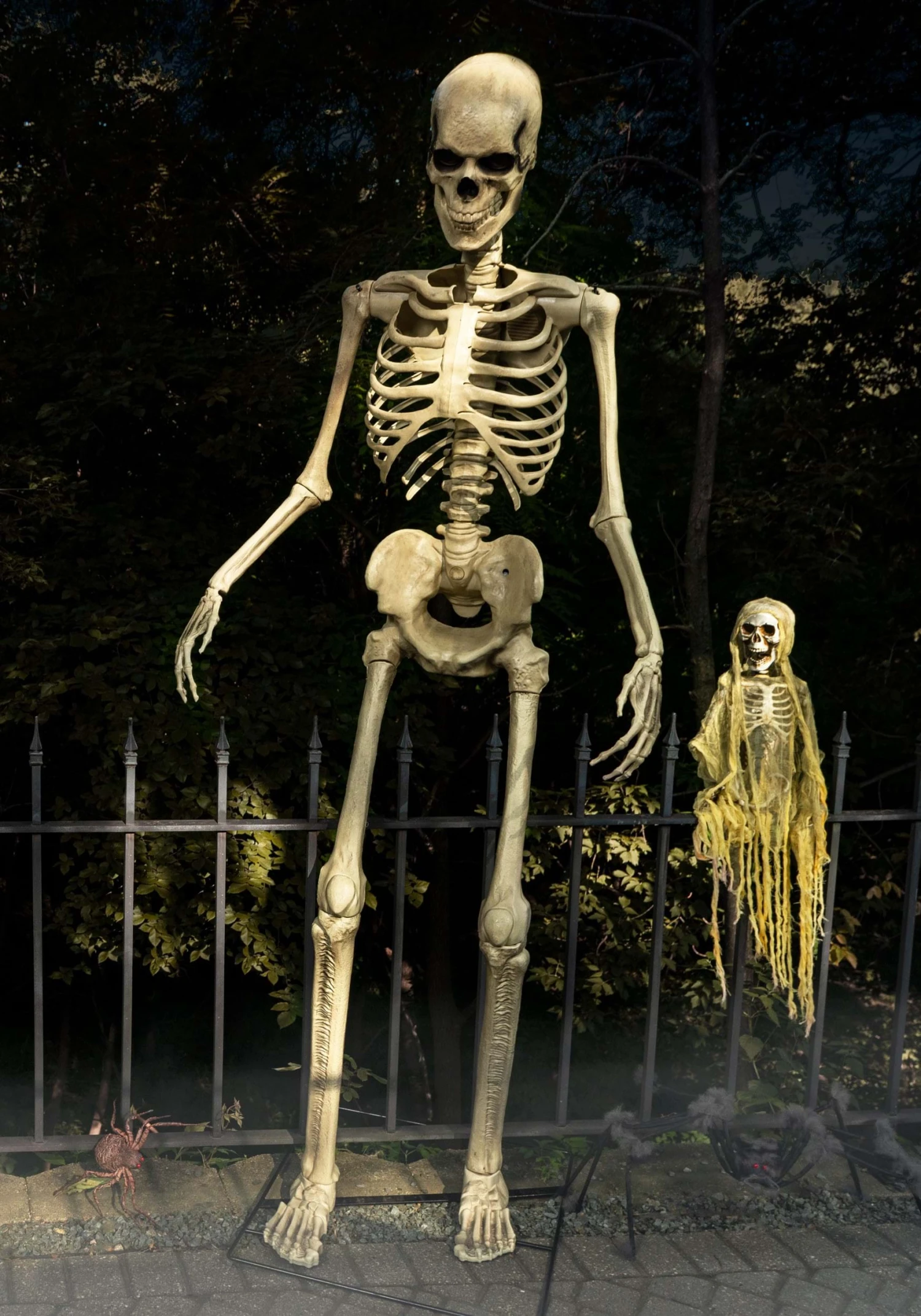 Giant 8 Foot Animated Skeleton Decoration 2 Giant 8 Foot Animated Skeleton Decoration - Image 2