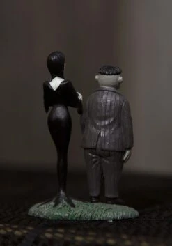 New Release -Halloween Decoration Store gomez and morticia figure addams family alt 2 upd