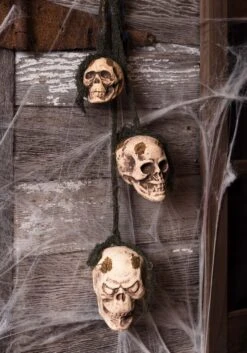 Hanging Rotten Skulls