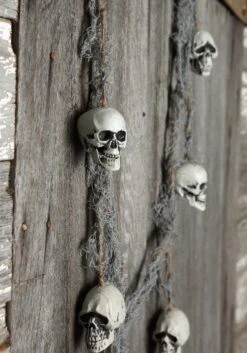 Skull Garland Decoration -Halloween Decoration Store skull garland halloween decoration alt 1