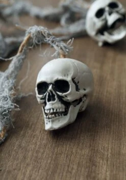 Skull Garland Decoration -Halloween Decoration Store skull garland halloween decoration alt 2