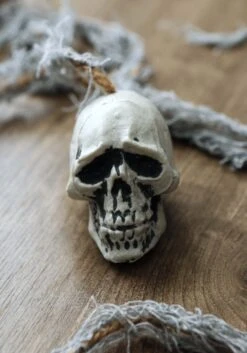 Skull Garland Decoration -Halloween Decoration Store skull garland halloween decoration alt 3